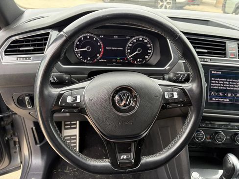Used 2018 Volkswagen Tiguan SEL Premium w/ R-Line Package AWD/4WD image 12