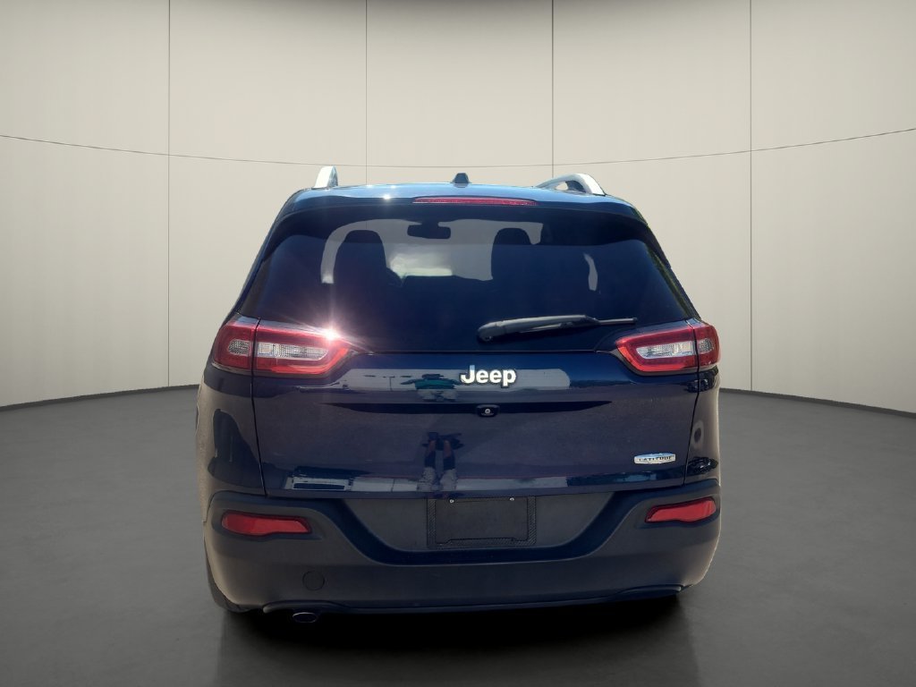Used 2018 Jeep Cherokee Latitude Plus FWD image 6