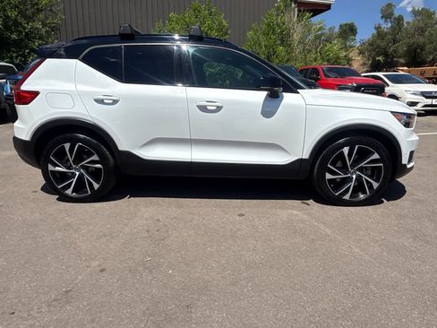 Used 2019 Volvo XC40 T5 R-Design AWD/4WD image 8