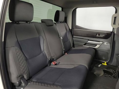 Used 2022 Toyota Tundra SR5 w/ SR5 Convenience Package AWD/4WD image 16