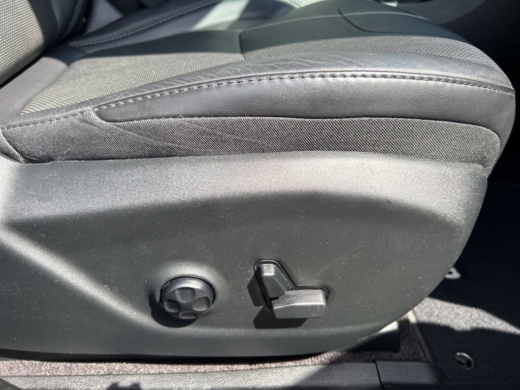 Certified 2019 Jeep Cherokee Limited AWD/4WD image 42