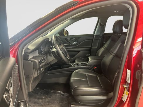 Used 2022 Lincoln Corsair AWD w/ Equipment Group 101A image 8