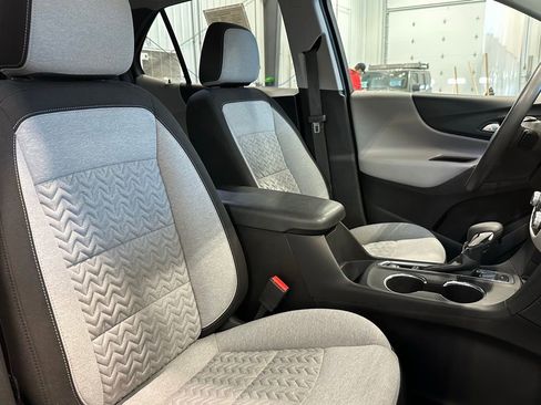 Used 2022 Chevrolet Equinox LT image 29