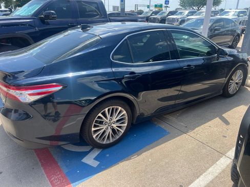 Used 2019 Toyota Camry XLE w/ Driver Assist Package FWD image 5