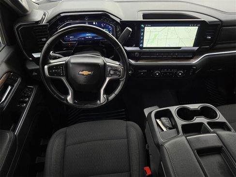 Used 2025 Chevrolet Silverado 2500 LT w/ Convenience Package image 12