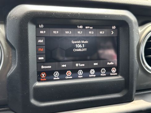 Used 2019 Jeep Wrangler Unlimited Sahara AWD/4WD image 23