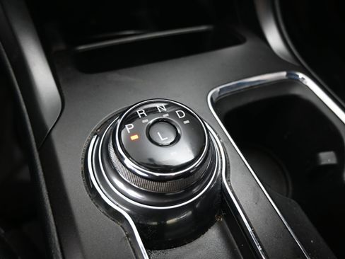 Used 2018 Ford Fusion SE w/ Equipment Group 201A image 14