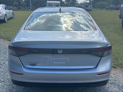 Used 2024 Honda Accord EX image 4