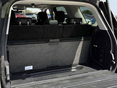 Used 2025 Lincoln Navigator Reserve image 22