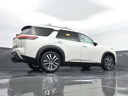 Used 2022 Nissan Pathfinder Platinum w/ Cargo Package AWD/4WD image 30