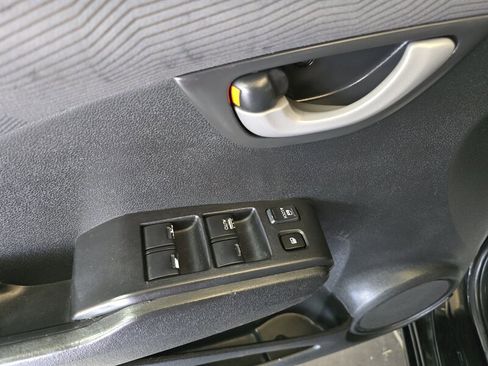 Used 2010 Honda Fit image 17