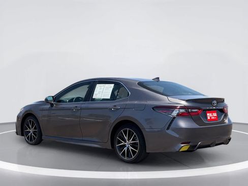 Used 2023 Toyota Camry SE FWD image 4