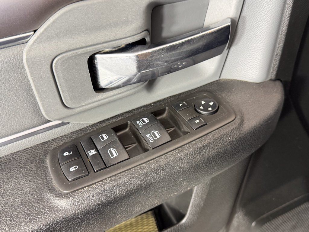Used 2021 RAM 1500 Classic SLT AWD/4WD image 16