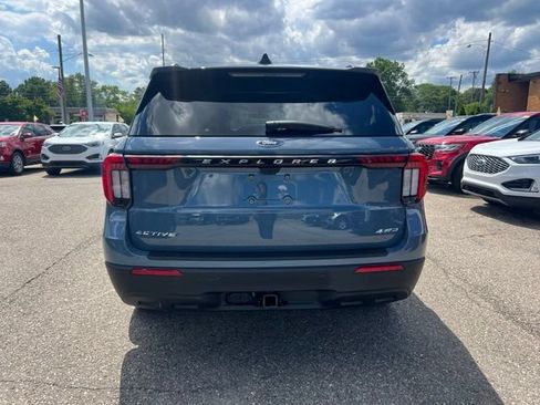 Used 2026 Ford Explorer Active AWD/4WD image 5