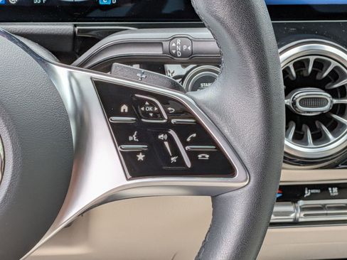 Certified 2025 Mercedes-Benz GLA 250 image 21