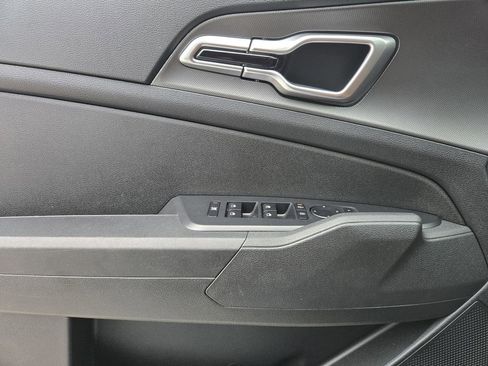New 2026 Kia Sportage LX w/ LX Convenience Package FWD image 18