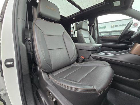 Used 2021 Chevrolet Tahoe High Country image 12