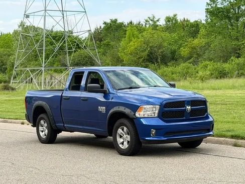 Used 2019 RAM 1500 Express AWD/4WD image 2