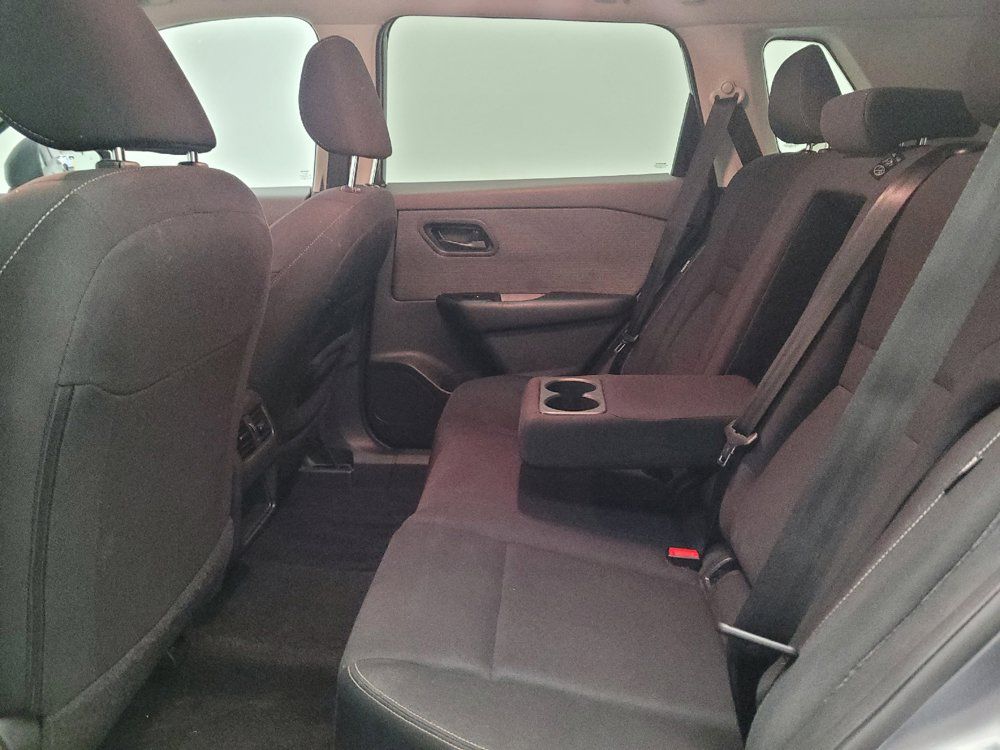 Used 2023 Nissan Rogue S AWD/4WD image 18