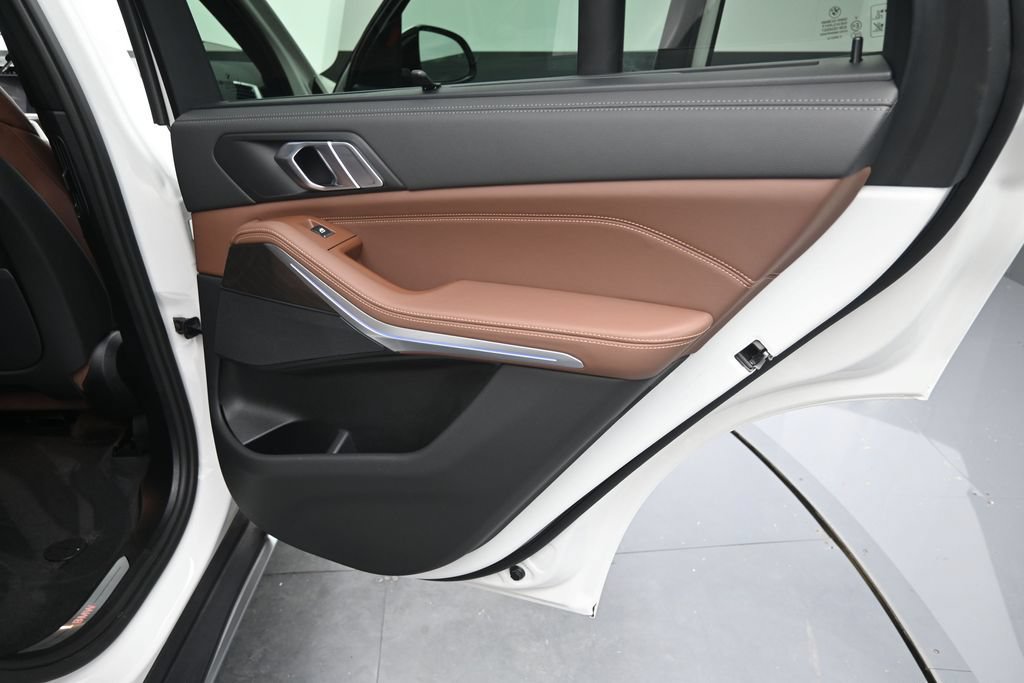 Used 2022 BMW X5 sDrive40i w/ Premium Package RWD image 23