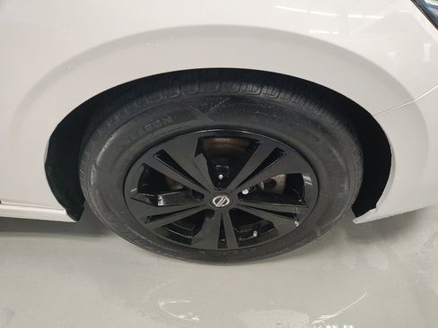 Used 2023 Nissan Sentra SV image 4