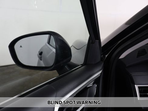 New 2026 Mitsubishi Outlander SE image 7