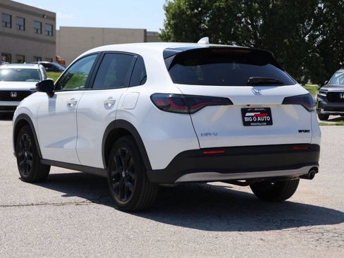 Used 2025 Honda HR-V Sport image 11