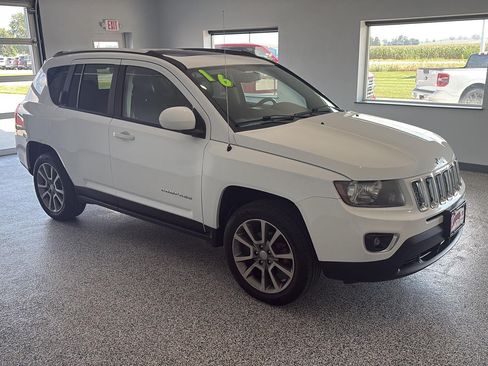 Used 2016 Jeep Compass High Altitude AWD/4WD image 5