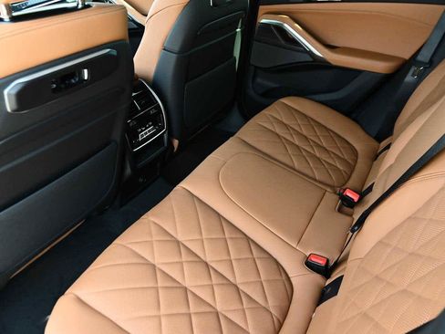 New 2026 BMW X6 xDrive40i w/ Climate Comfort Package image 10