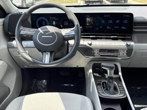 Used 2025 Hyundai Kona SEL AWD/4WD image 8