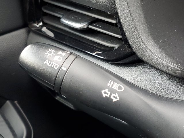 Used 2024 Nissan Sentra SV FWD image 10