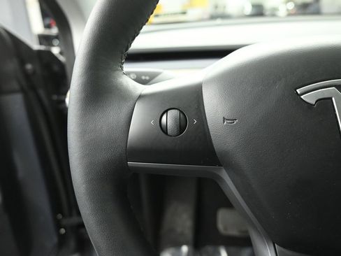 Used 2023 Tesla Model Y Long Range image 15