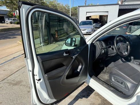 Used 2017 Volkswagen Tiguan Wolfsburg Edition FWD image 9