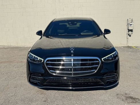 Used 2022 Mercedes-Benz S 580 4MATIC Sedan w/ AMG Line Package image 9