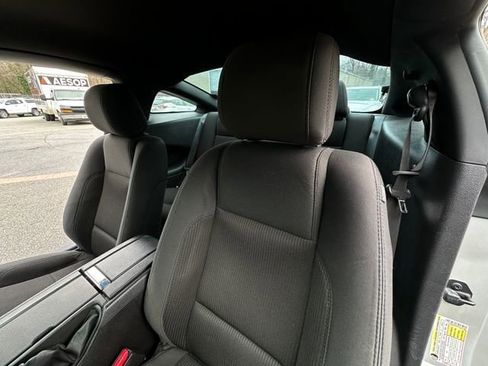 Used 2013 Ford Mustang Coupe RWD image 12