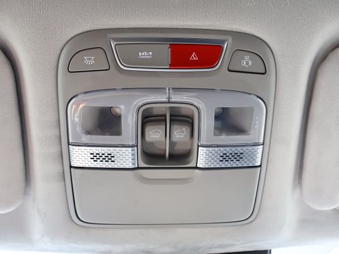 Used 2024 Kia Telluride SX Prestige w/ Towing Package AWD/4WD image 21