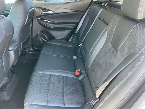 Used 2022 Buick Encore GX Essence image 7