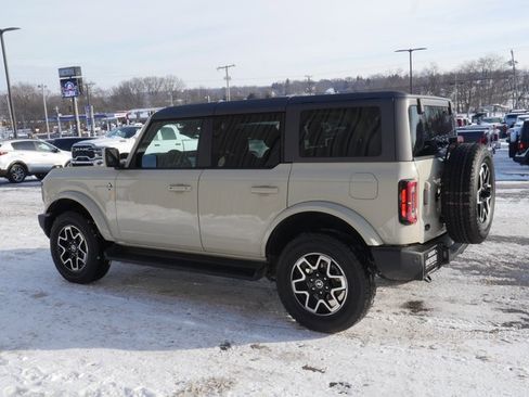 Used 2025 Ford Bronco Outer Banks image 9