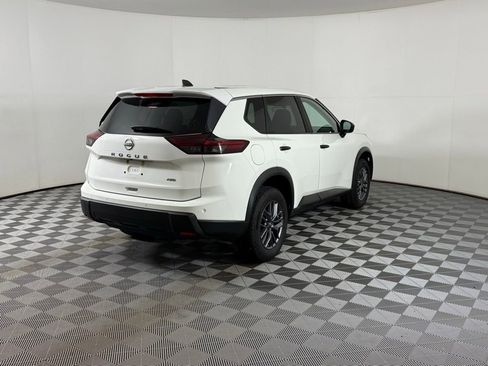 Used 2024 Nissan Rogue S image 10