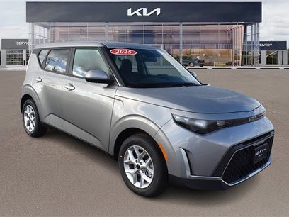 New 2025 Kia Soul LX
