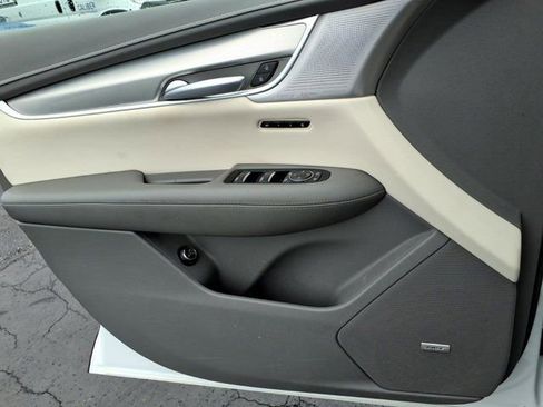 Used 2020 Cadillac XT5 Premium Luxury FWD image 23
