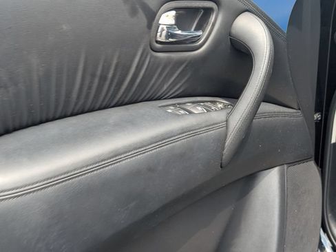 Used 2021 Nissan Armada SL w/ Captain's Chairs Package RWD image 16