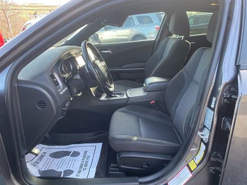 Used 2020 Dodge Charger SXT image 12