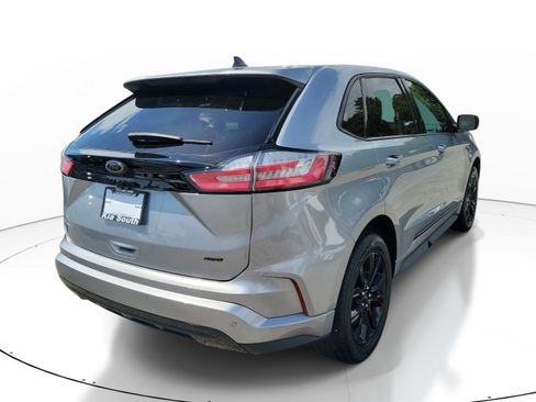 Used 2024 Ford Edge SE w/ Black Appearance Package AWD/4WD image 6