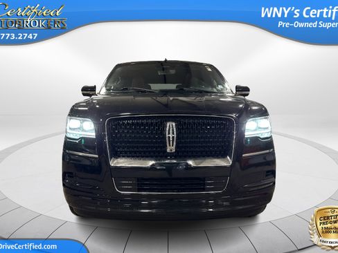Used 2022 Lincoln Navigator Reserve image 2