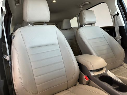 Used 2014 Ford Escape SE w/ Equipment Group 201A image 16