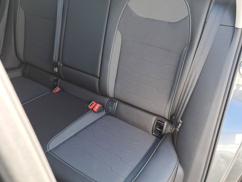 Certified 2025 Volkswagen Taos SE image 13