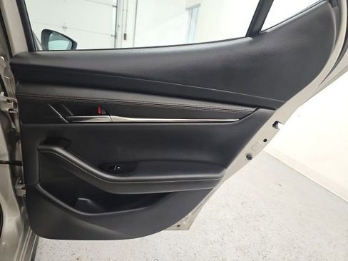 Used 2024 MAZDA MAZDA3 Hatchback w/Premium Plus Pkg image 33