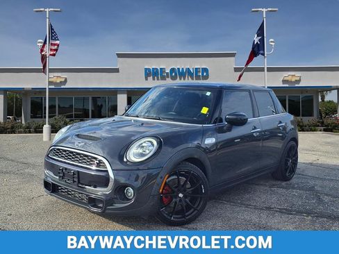 Used 2020 MINI Cooper S w/ Driver Assistance Package image 1