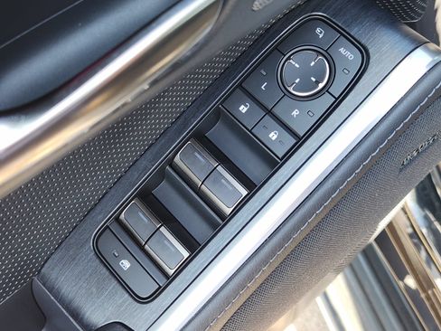 Used 2024 Lexus GX 550 w/ Accessory Package (Z1) AWD/4WD image 30
